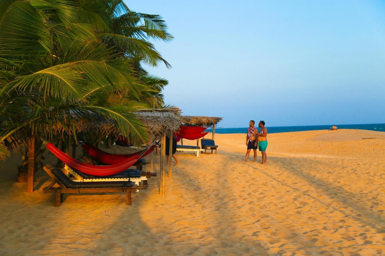 Ganesh Garden Beach Cabanas Tangalle Exterior foto