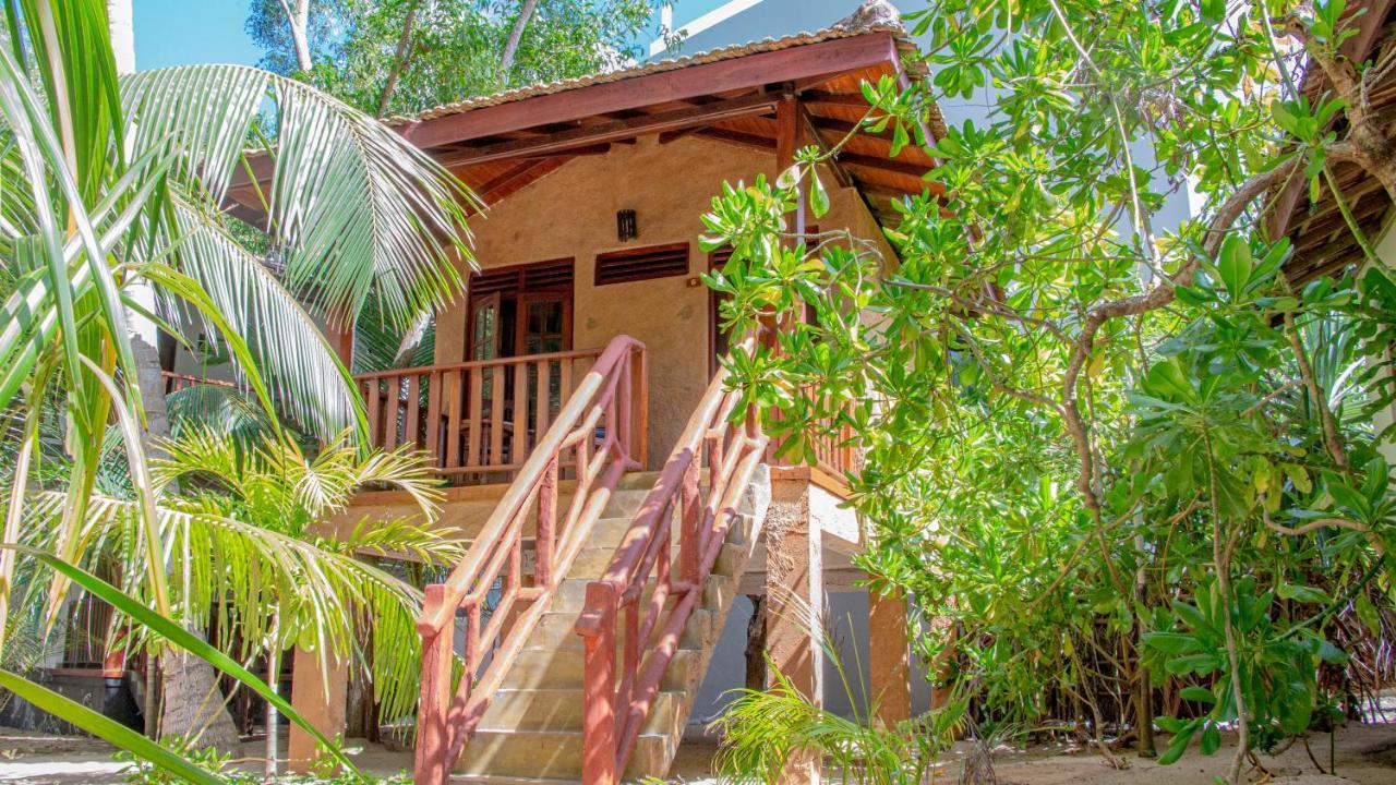 Ganesh Garden Beach Cabanas Tangalle Exterior foto