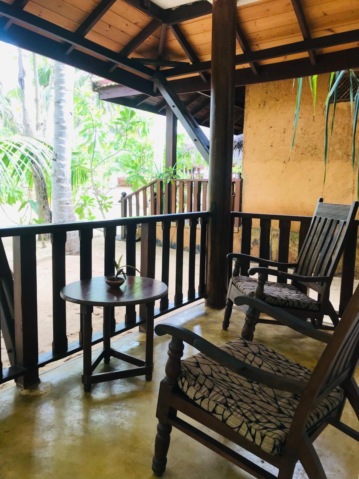 Ganesh Garden Beach Cabanas Tangalle Exterior foto