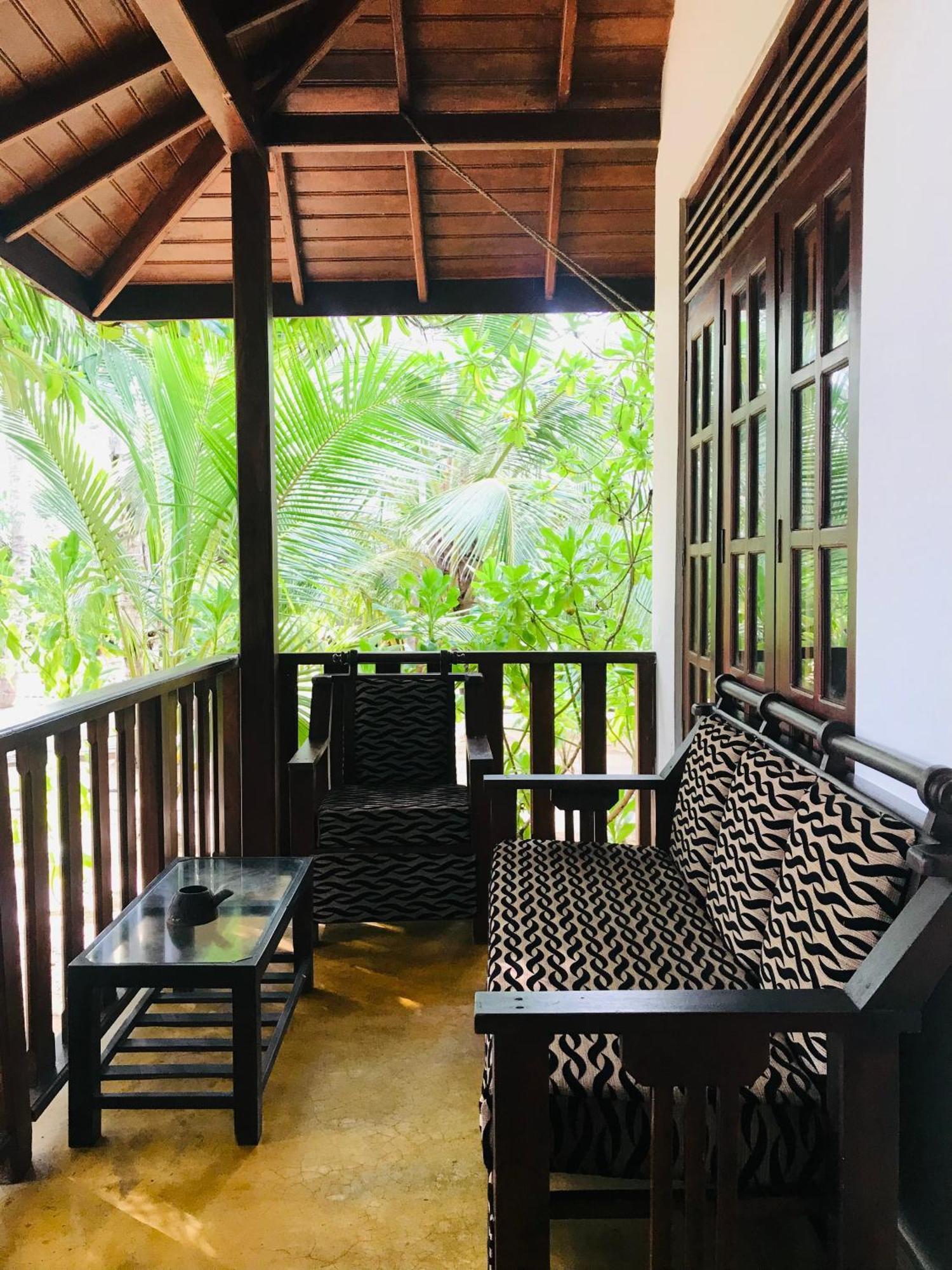 Ganesh Garden Beach Cabanas Tangalle Exterior foto