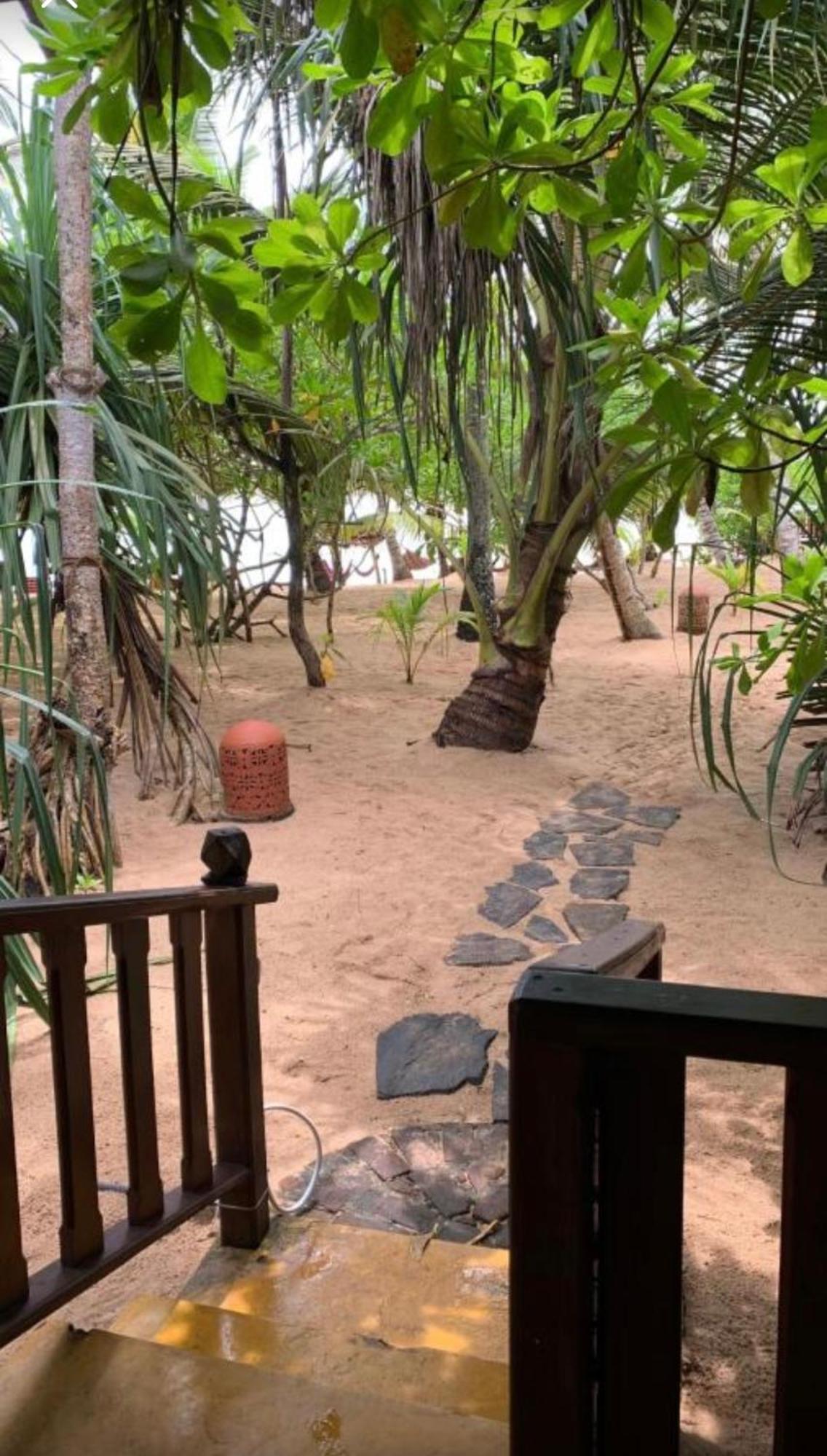 Ganesh Garden Beach Cabanas Tangalle Exterior foto